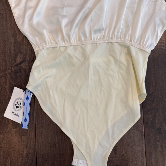 Cider SATIN ASYMMETRICAL NECK SOLID RUCHED BODYSUIT NWT - Picture 4 of 6